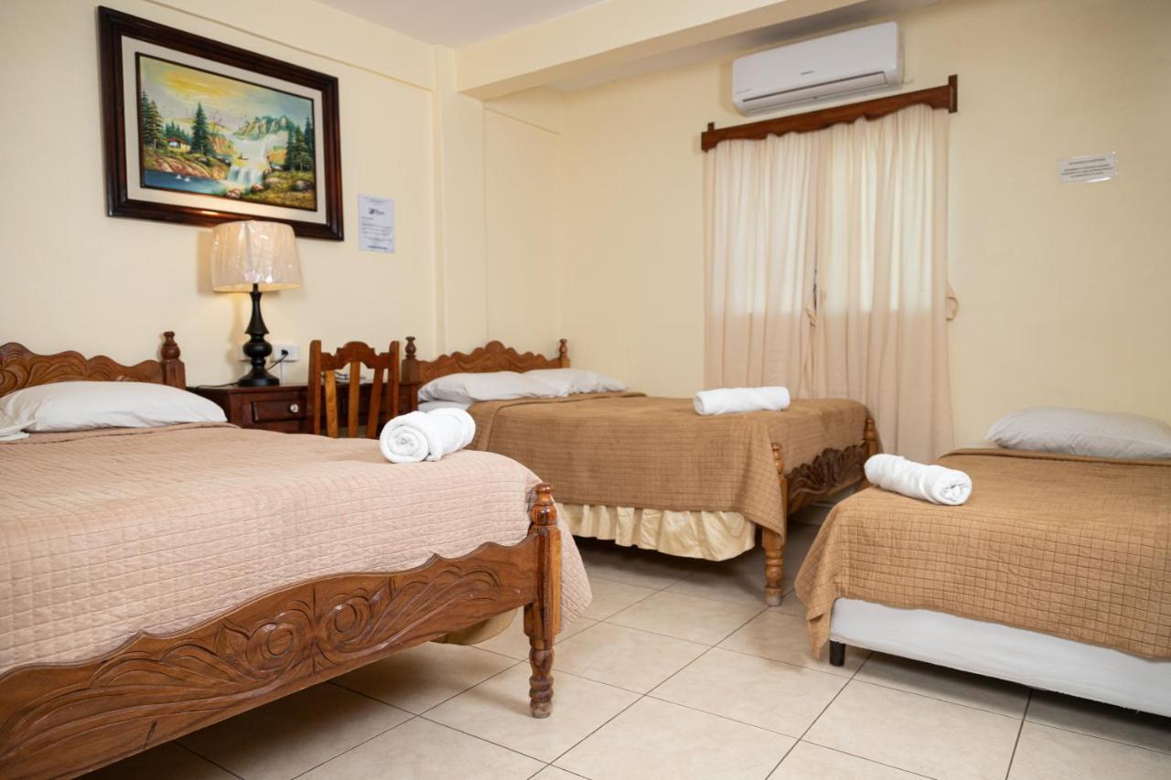 Hotel Internacional Palmerola コマヤグア エクステリア 写真